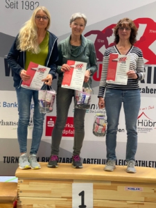 Regina Vielmeier vom SV Oberkollbach beendet mit beeindruckendem Erfolg die Winterlaufserie in Rheinzabern