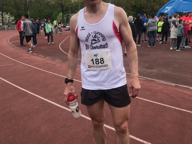 Roland Golderer mischt beim Wieslocher Stadtlauf vorne mit