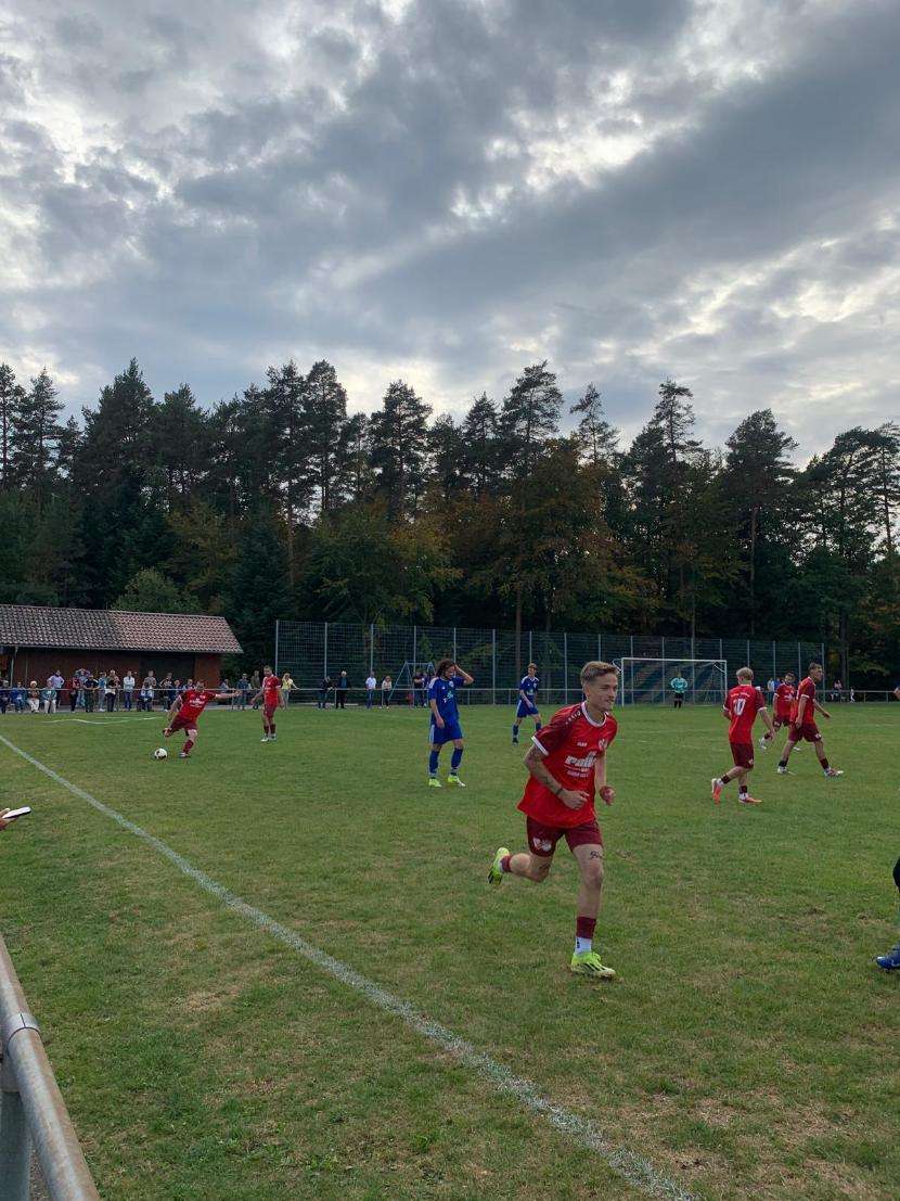 Erjon Hyseni und seine Mannschaftskameraden holen einen Punkt beim Favoriten Teinach-Zavelstein Foto Frank Metzler